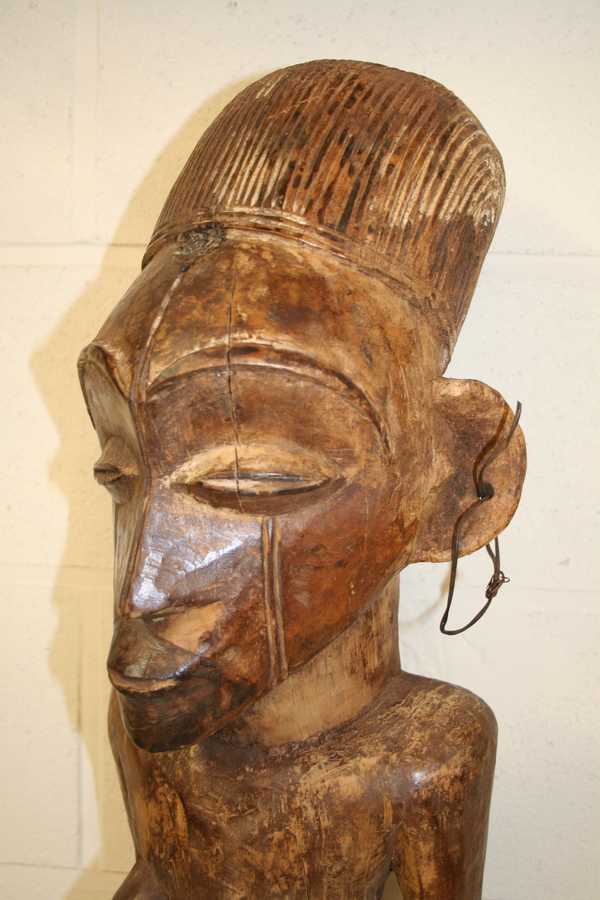 Mangbetu(statue), d`afrique : R.D. du Congo, statuette Mangbetu(statue), masque ancien africain Mangbetu(statue), art du R.D. du Congo - Art Africain, collection privées Belgique. Statue africaine de la tribu des Mangbetu(statue), provenant du R.D. du Congo, 1621:Magnifique statue féminine Mangbetu h.8Ocm.
Le crâne allongé est accentué par sa coiffure typiquement Mangbetu.Milieu du 20eme sc.. art,culture,masque,statue,statuette,pot,ivoire,exposition,expo,masque original,masques,statues,statuettes,pots,expositions,expo,masques originaux,collectionneur d`art,art africain,culture africaine,masque africain,statue africaine,statuette africaine,pot africain,ivoire africain,exposition africain,expo africain,masque origina africainl,masques africains,statues africaines,statuettes africaines,pots africains,expositions africaines,expo africaines,masques originaux  africains,collectionneur d`art africain